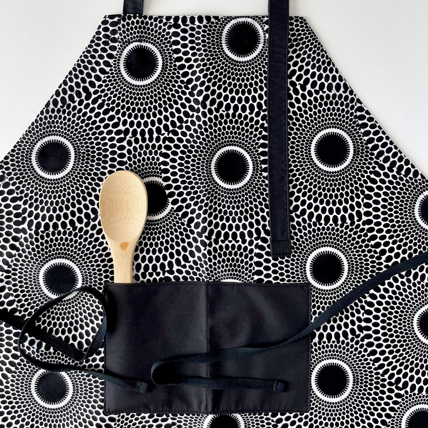 Ankara Apron, African Print Apron, Tribal Print Apron, Kitchen Apron, Black and White Circles